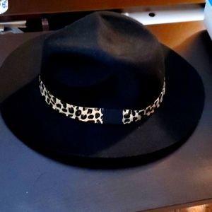 Womens WOOL brimmed hat with leopard print belt in soft felt, adjustable size